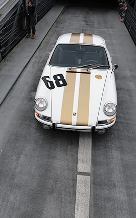 • Rear mounted engine vents